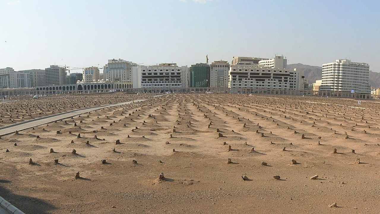 Ja'far al Sadiq is burried in Janatul Baqi